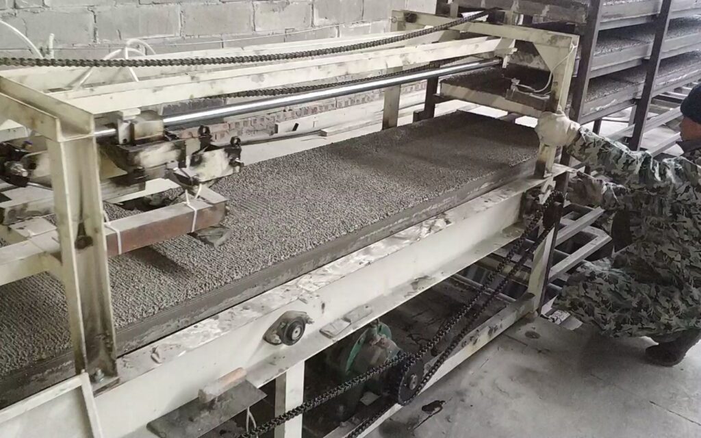 CQ免拆复合保温模板英国上市公司365厂家生产车间现场-20230911032300